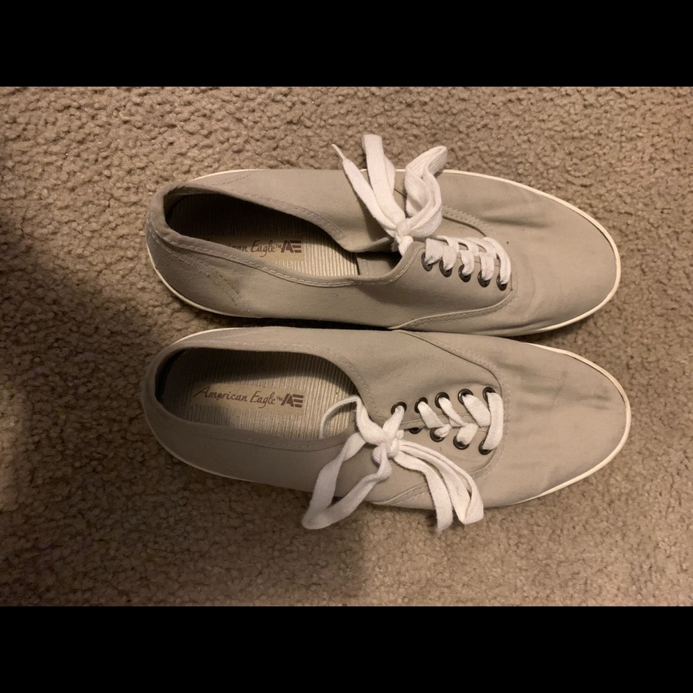 American Eagle Sneakers size 9!